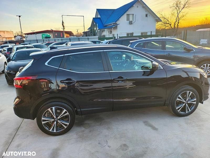 Second-hand Nissan Qashqai N-Connecta 140 CP (102 kW) 2019 Culoaremaro SUV