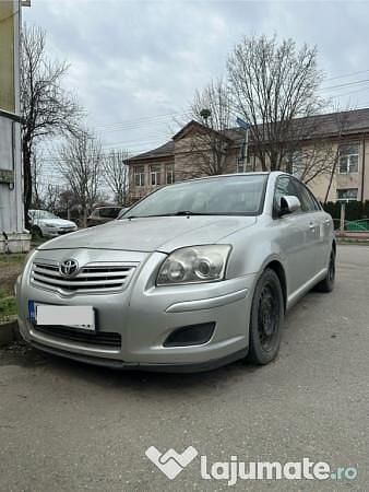 Argintiu Utilizat 2007 Toyota Avensis T2 Berlinǎ | 1.500 EUR (Super Preț) - Imagine 1/3