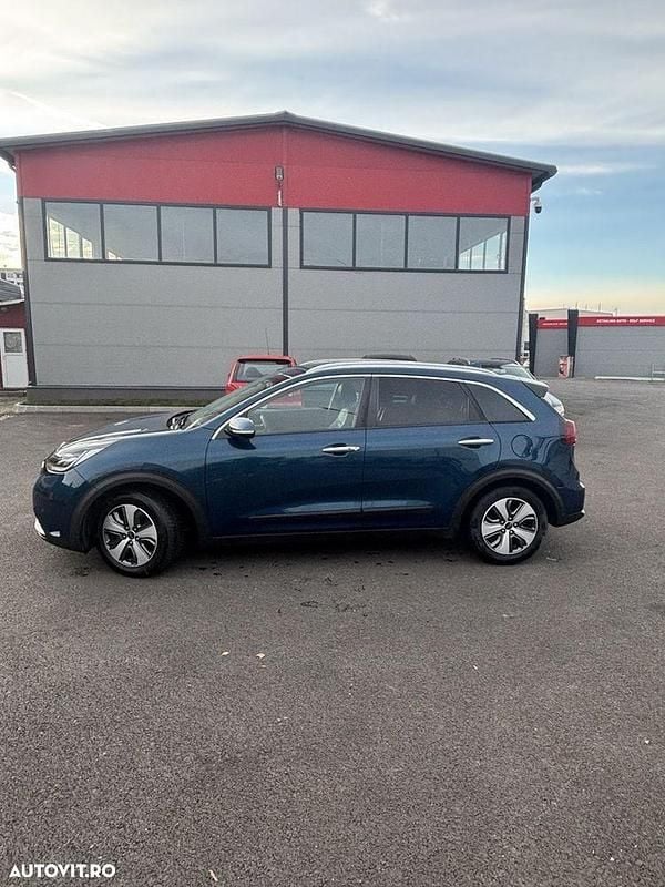 Second-hand Kia Niro 141 CP (103 kW) 2018 Culoarealbastru SUV