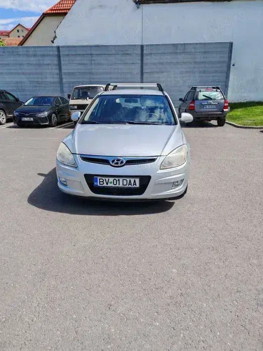 Gri Utilizat 2009 Hyundai i30 Hatchback | 3.000 EUR (Preț OK) - Imagine 1/4