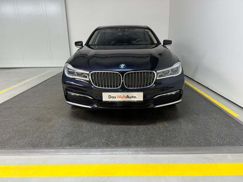 Second-hand BMW 750L 400 CP (294 kW) 2017 Albastru inchis  metalic Berlinǎ