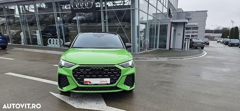 Second-hand Audi RS Q3 Design 400 CP (294 kW) 2023 Culoareverde SUV