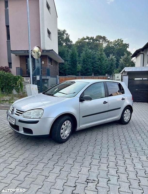 Culoareargint Utilizat 2007 VW Golf V Comfortline Hatchback | 2.200 EUR (Preț bun) - Imagine 1/4
