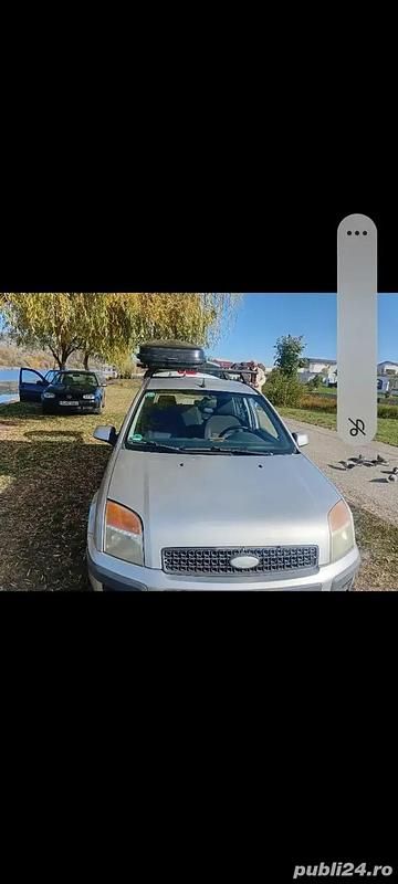 Gri Utilizat 2005 Ford Fusion Monovolum | 1.850 EUR (Puțin scump) - Imagine 1/4