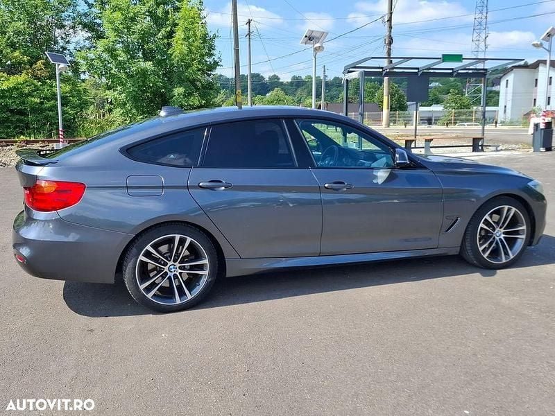 Second-hand BMW 330 Sport Line 258 CP (189 kW) 2016 Culoaregri Hatchback