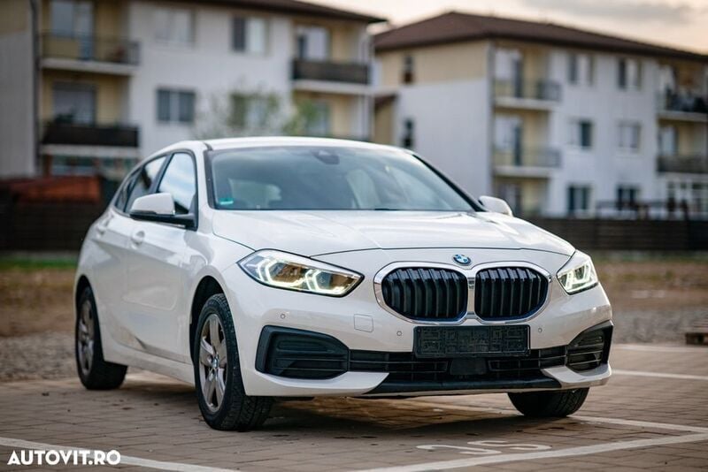 Alb Utilizat 2021 BMW 118 Advantage Hatchback | 16.990 EUR (Preț bun) - Imagine 1/4