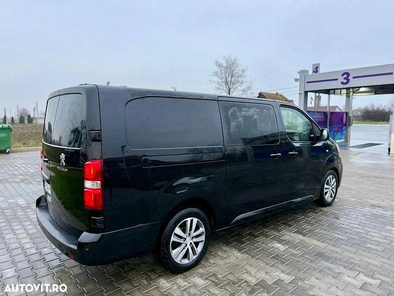 Second-hand Peugeot Expert Comfort plus 177 CP (130 kW) 2018 Culoarenegru Van