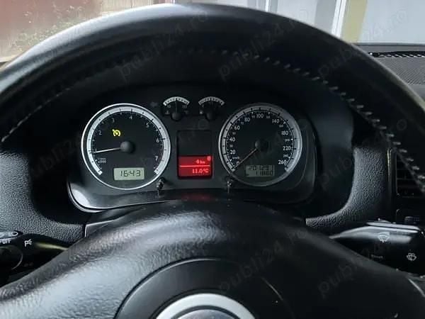 Negru Utilizat 2003 VW Bora Berlinǎ | 1.500 EUR (Preț OK) - Imagine 1/4
