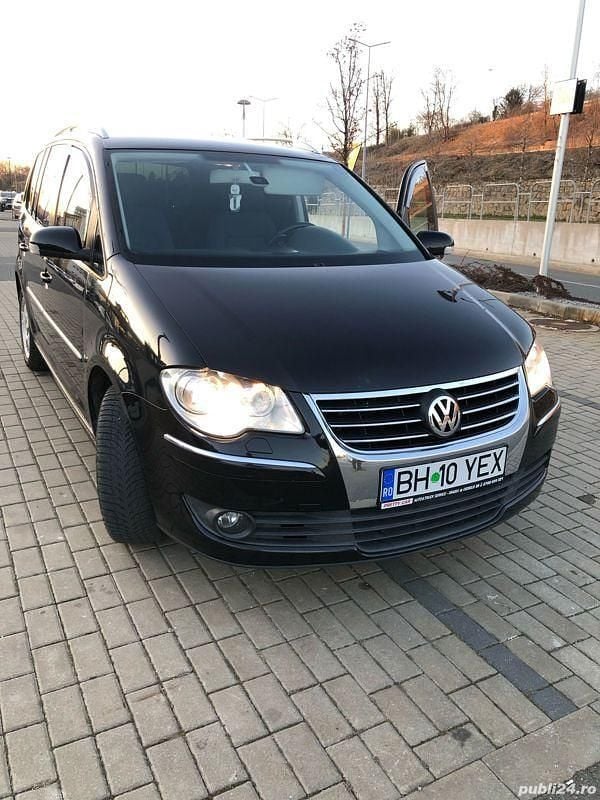 Negru Utilizat 2007 VW Touran Monovolum | 4.100 EUR (Preț OK) - Imagine 1/4