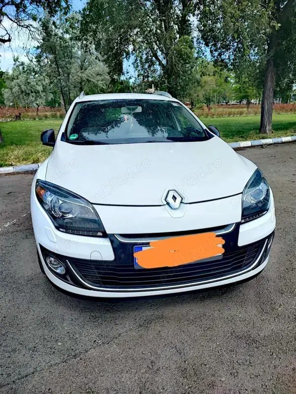 Alb Utilizat 2013 Renault Mégane III Bose Edition Hatchback | 6.500 EUR (Preț OK) - Imagine 1/4
