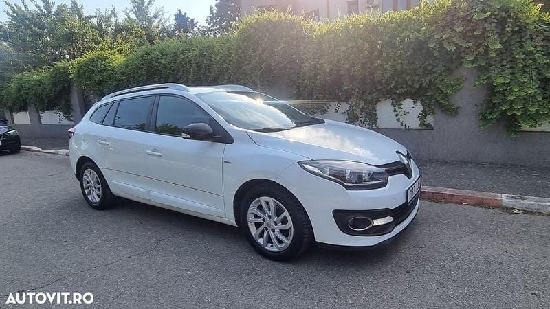Culoarealb Utilizat 2017 Renault Mégane GrandTour LIMITED Break | 5.790 EUR (Super Preț) - Imagine 1/4