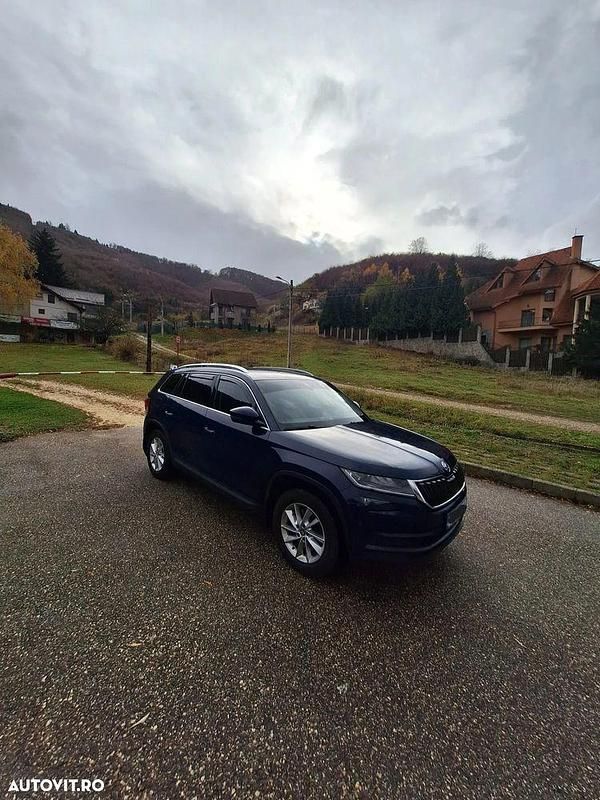 Culoarealbastru Utilizat 2017 Skoda Kodiaq Style SUV | 17.000 EUR (Super Preț) - Imagine 1/4