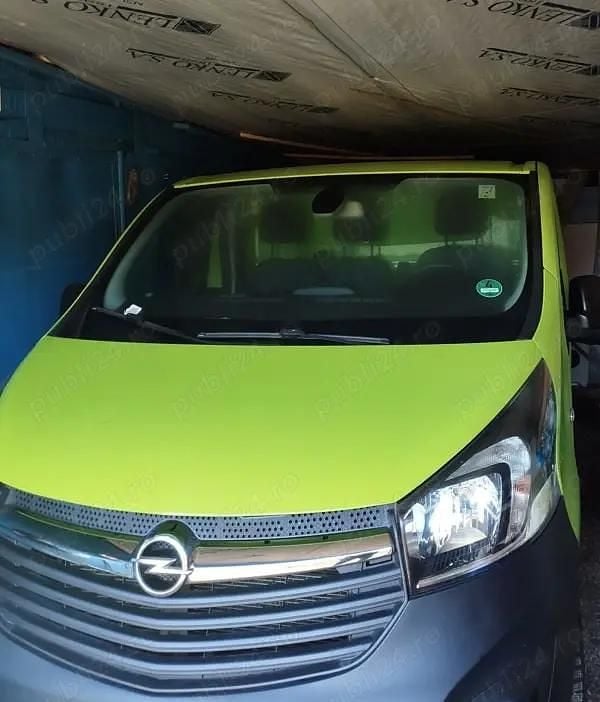 Second-hand Opel Vivaro 140 CP (102 kW) 2016 Verde Monovolum