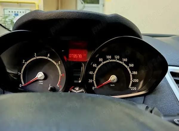 Utilizat 2012 Ford Fiesta Hatchback | 4.000 EUR - Imagine 1/4