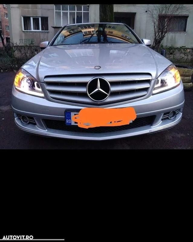 Culoareargint Utilizat 2010 Mercedes C220 Avantgarde Berlinǎ | 4.000 EUR (Preț bun) - Imagine 1/4