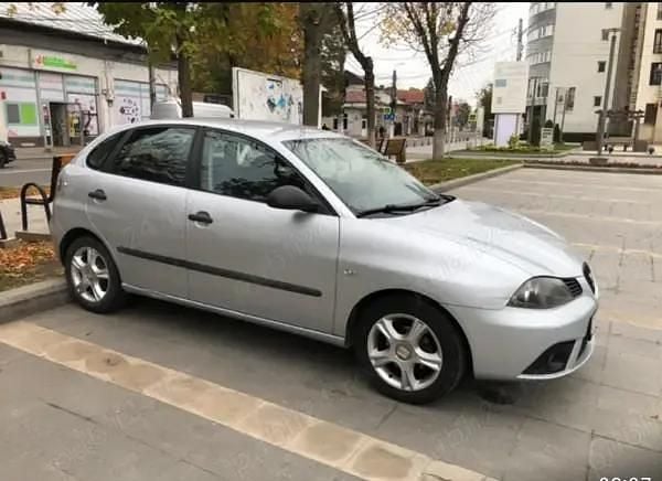 Argintiu Utilizat 2008 Seat Ibiza Hatchback | 1.500 EUR (Preț bun) - Imagine 1/4