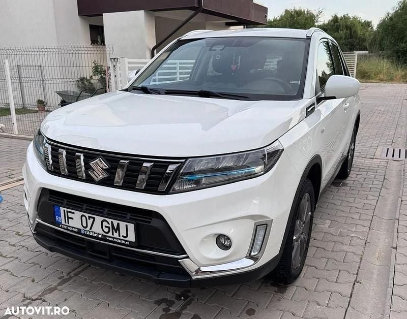 Alb Utilizat 2023 Suzuki Vitara SUV | 17.999 EUR (Preț OK) - Imagine 1/4