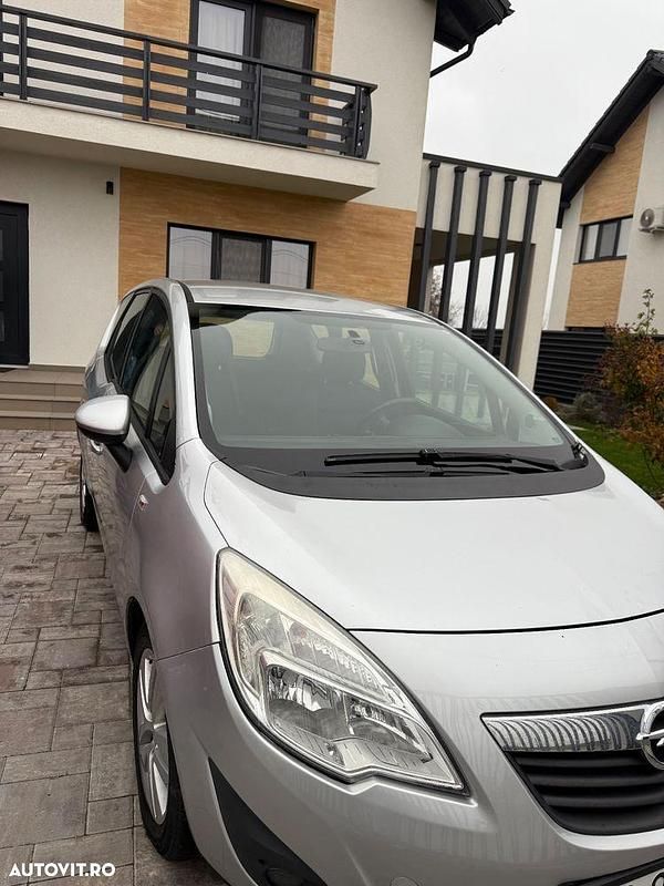 Culoareargint Utilizat 2011 Opel Meriva Active Monovolum | 3.500 EUR (Preț OK) - Imagine 1/4