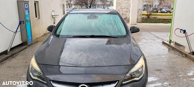 Second-hand Opel Astra Active 140 CP (102 kW) 2013 Culoaregri Berlinǎ