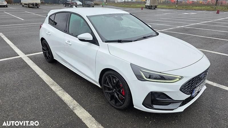 Culoarealb Utilizat 2024 Ford Focus ST Hatchback | 26.700 EUR - Imagine 1/4
