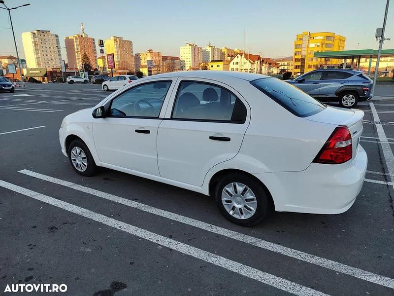Second-hand Chevrolet Aveo 72 CP (52 kW) 2009 Culoarealb Berlinǎ