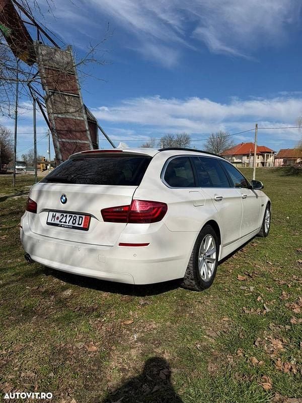 Second-hand BMW 520 Luxury Line 190 CP (139 kW) 2015 Culoarealb Break