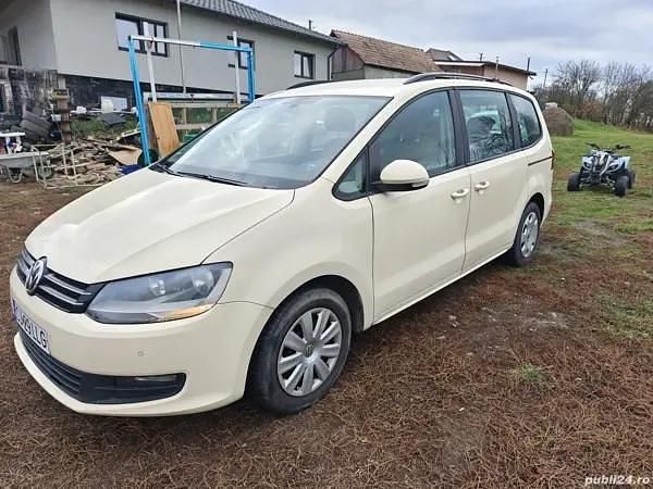 Second-hand VW Sharan Trendline 150 CP (110 kW) 2016 Bej Monovolum