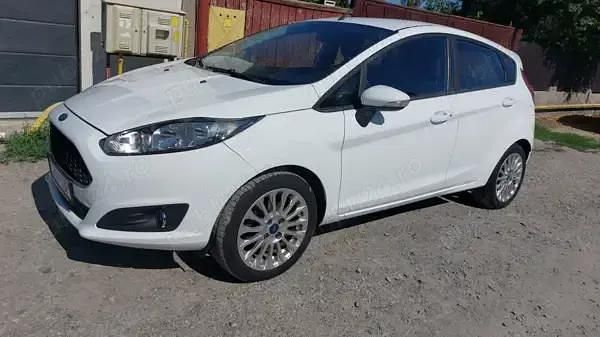 Alb Utilizat 2016 Ford Fiesta Hatchback | 6.400 EUR (Preț OK) - Imagine 1/4