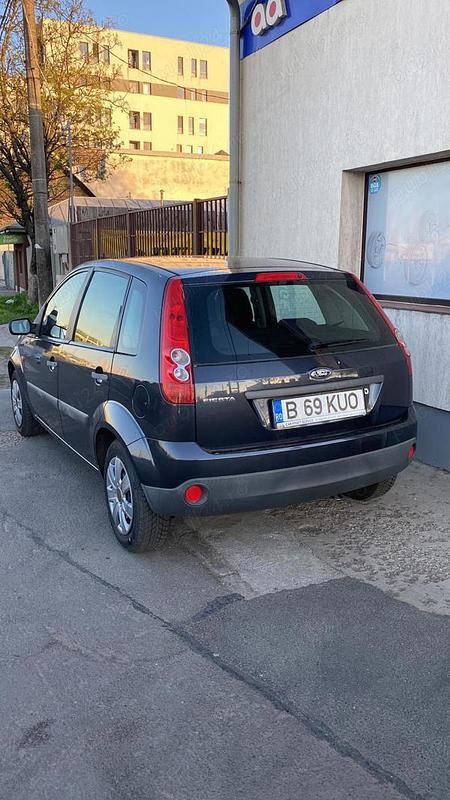 Albastru Utilizat 2007 Ford Fiesta Hatchback | 2.599 EUR (Scump) - Imagine 1/4