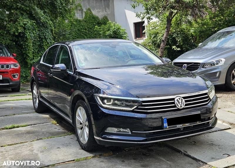 Culoarenegru Utilizat 2018 VW Passat Comfortline Break | 13.900 EUR (Preț bun) - Imagine 1/4