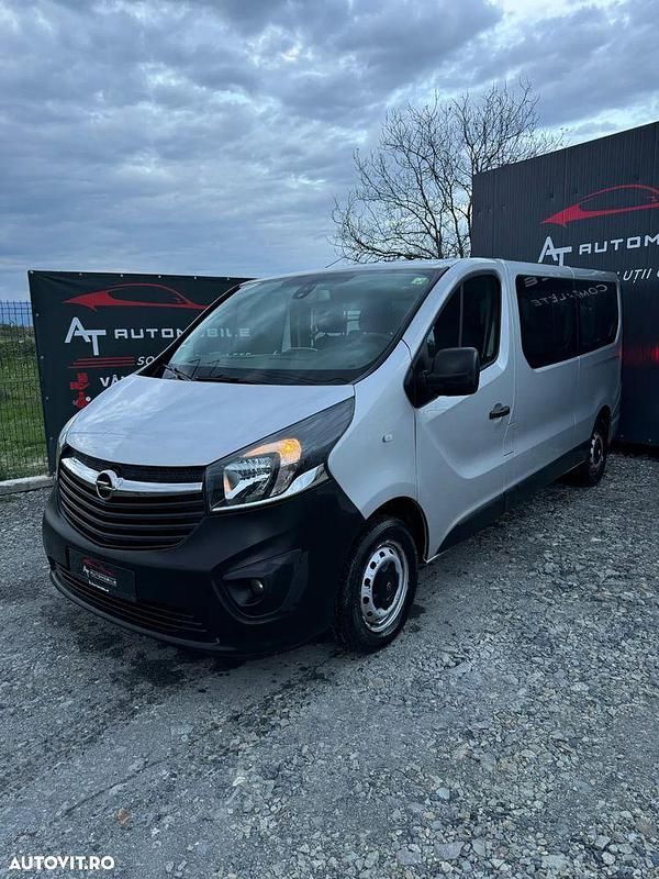 Culoareargint Utilizat 2015 Opel Vivaro Van | 9.999 EUR (Super Preț) - Imagine 1/4