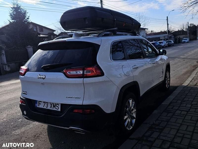 Second-hand Jeep Cherokee Limited 200 CP (147 kW) 2016 Culoarealb SUV