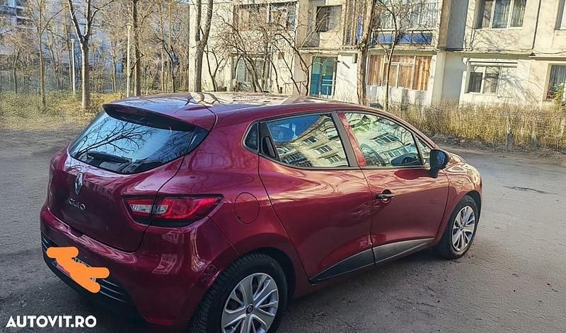 Second-hand Renault Clio GrandTour Life 75 CP (55 kW) 2017 Culoarerosu Break