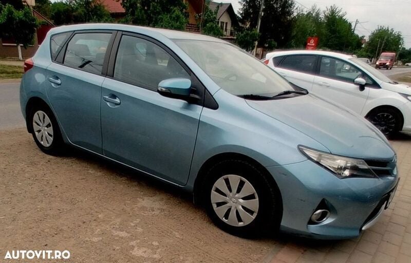 Albastru Utilizat 2014 Toyota Auris Luna Hatchback | 7.900 EUR (Preț OK) - Imagine 1/4