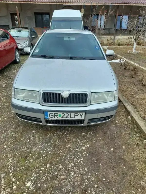 Utilizat 2006 Skoda Octavia Tour Hatchback | 1.500 EUR (Preț bun) - Imagine 1/4