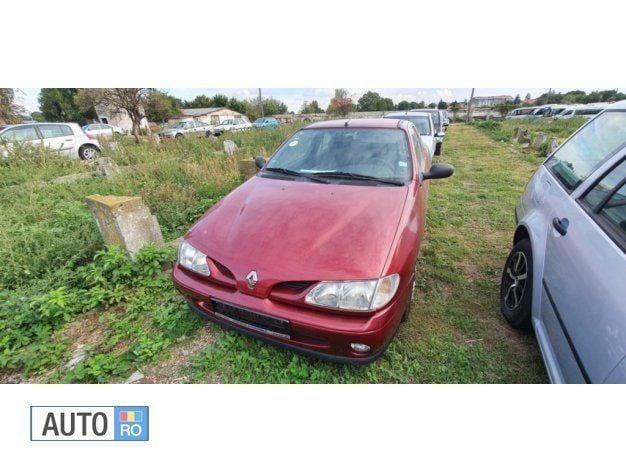 Second-hand Renault Mégane Coupé 90 CP (66 kW) 1996 Rosu Coupe