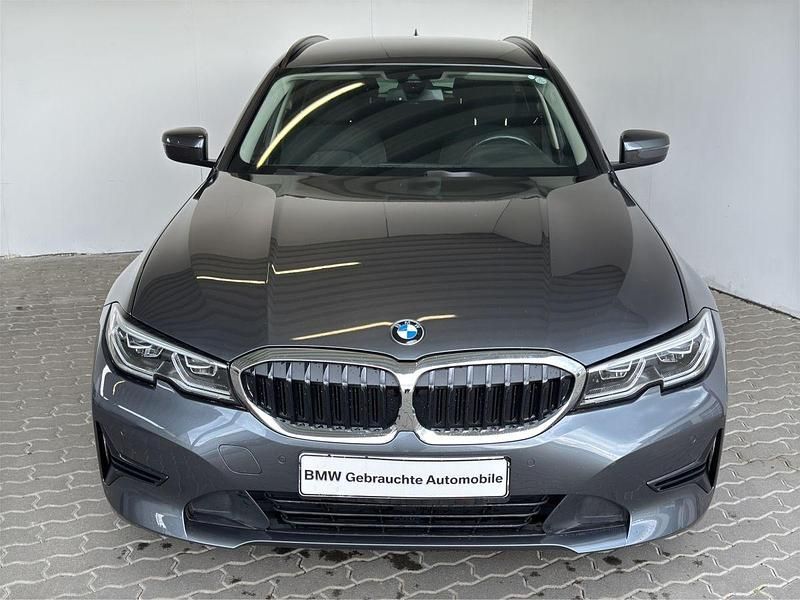 Utilizat 2022 BMW 320 | 28.150 EUR (Preț OK) - Imagine 1/1