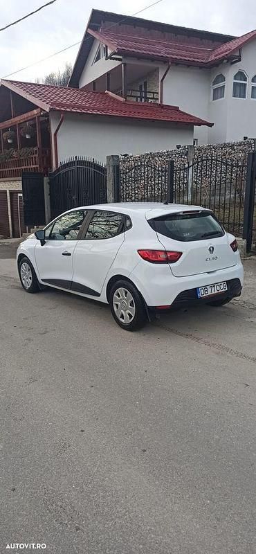 Second-hand Renault Clio IV Expression 75 CP (55 kW) 2015 Culoarealb Berlinǎ