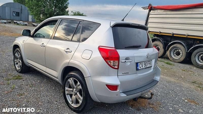 Second-hand Toyota RAV4 Luxury 177 CP (130 kW) 2008 Culoareargint SUV