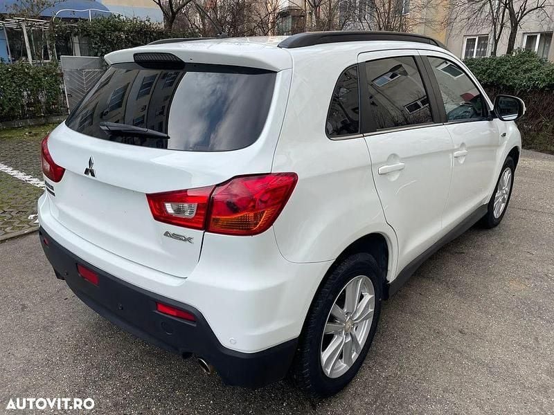 Second-hand Mitsubishi ASX Intense 150 CP (110 kW) 2011 Culoarealb SUV