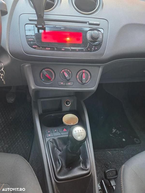 Second-hand Seat Ibiza Reference 70 CP (51 kW) 2011 Culoaregalbeuriu Hatchback