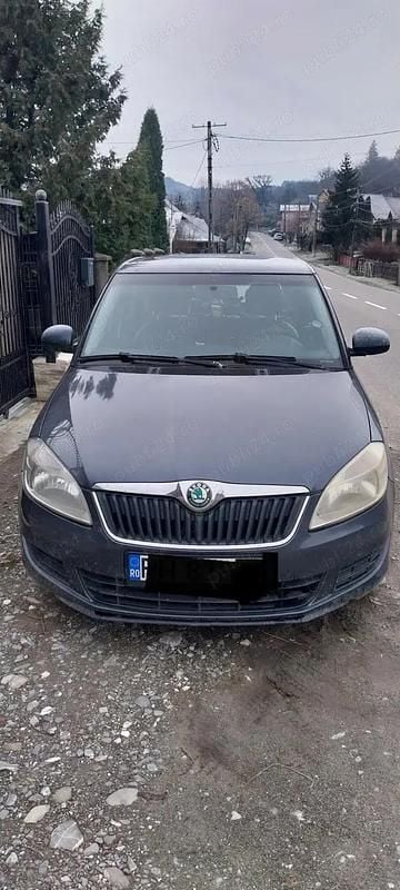 Gri Utilizat 2011 Skoda Fabia Hatchback | 2.500 EUR (Preț OK) - Imagine 1/4