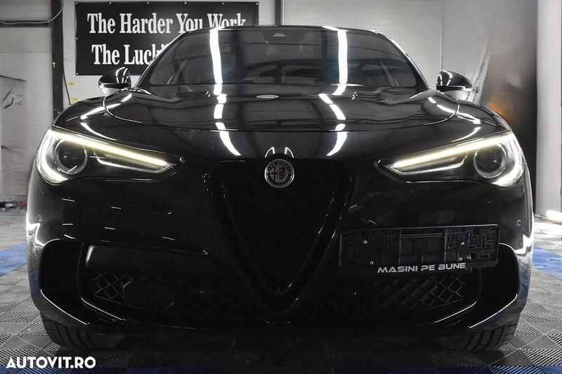 Second-hand Alfa Romeo Stelvio Quadrifoglio 510 CP (375 kW) 2021 Culoarenegru SUV