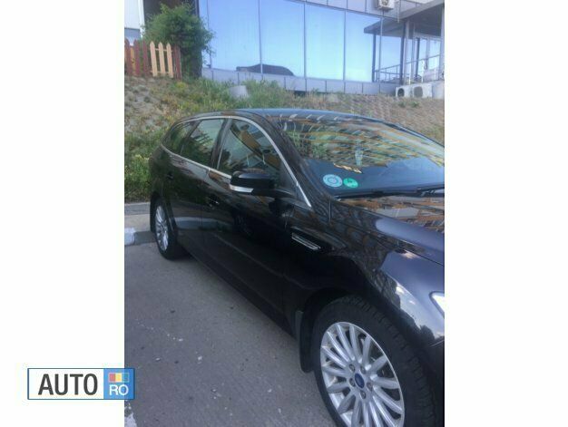 Negru Utilizat 2011 Ford Mondeo Hatchback | 5.200 EUR - Imagine 1/4