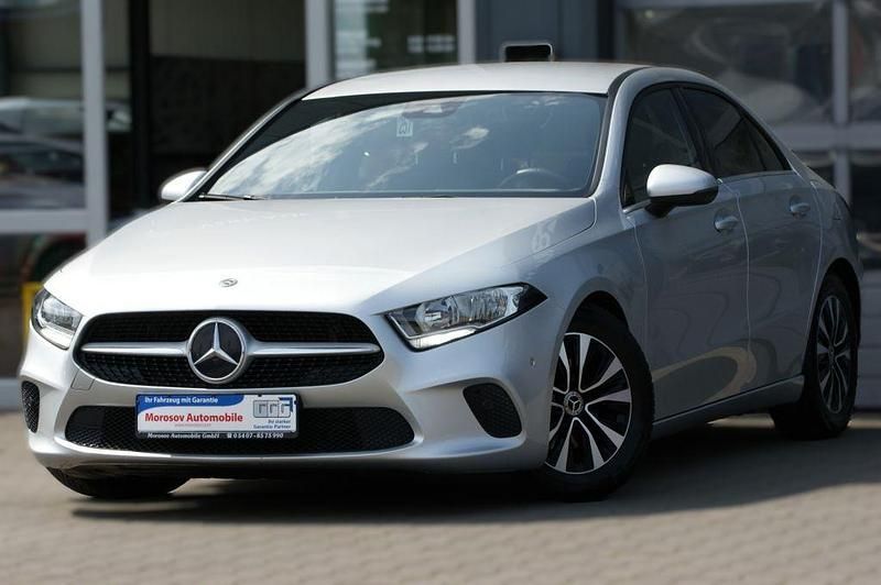 Second-hand Mercedes A180 Style 116 CP (85 kW) 2020