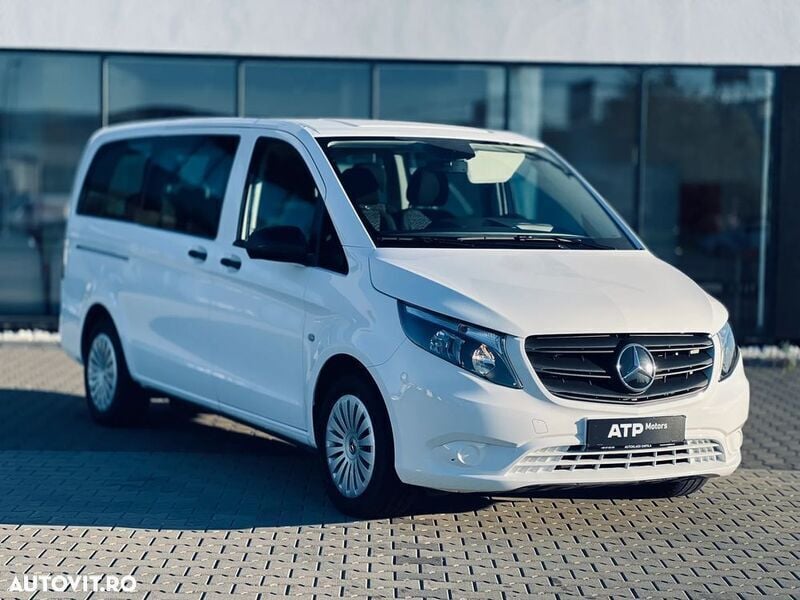 Alb Utilizat 2023 Mercedes Vito Monovolum | 45.220 EUR - Imagine 1/4