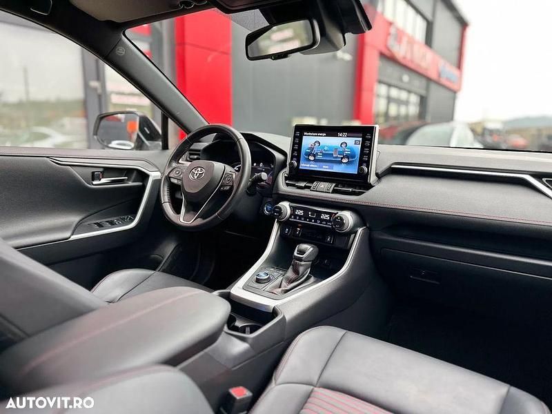Second-hand Toyota RAV4 Hybrid Style 306 CP (225 kW) 2021 Culoarealb SUV