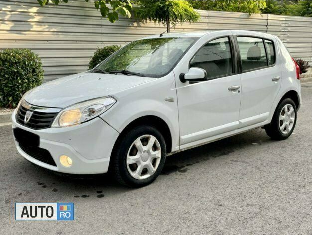 Alb Utilizat 2010 Dacia Sandero Hatchback | 2.500 EUR (Preț OK) - Imagine 1/3