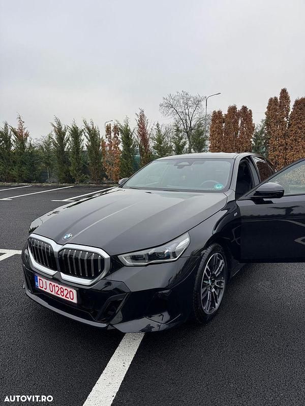 Culoarenegru Second-hand 2024 BMW 520 Comfort Edition Berlinǎ | 52.800 EUR (Scump) - Imagine 1/4