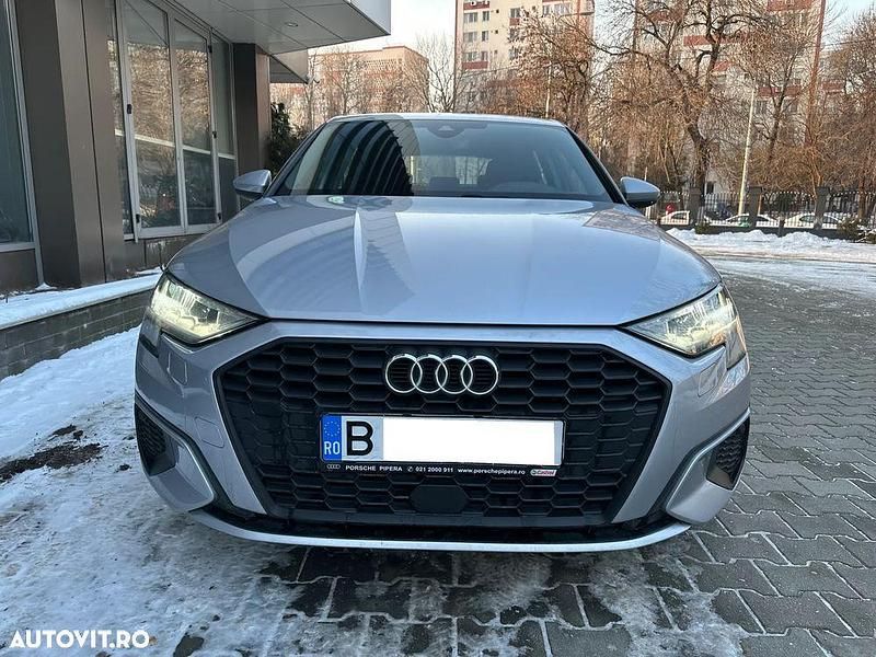 Second-hand Audi A3 Advanced 116 CP (85 kW) 2021 Culoareargint Hatchback